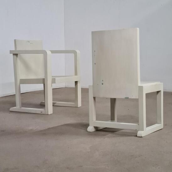 2 modernist chairs, 1920 period. 